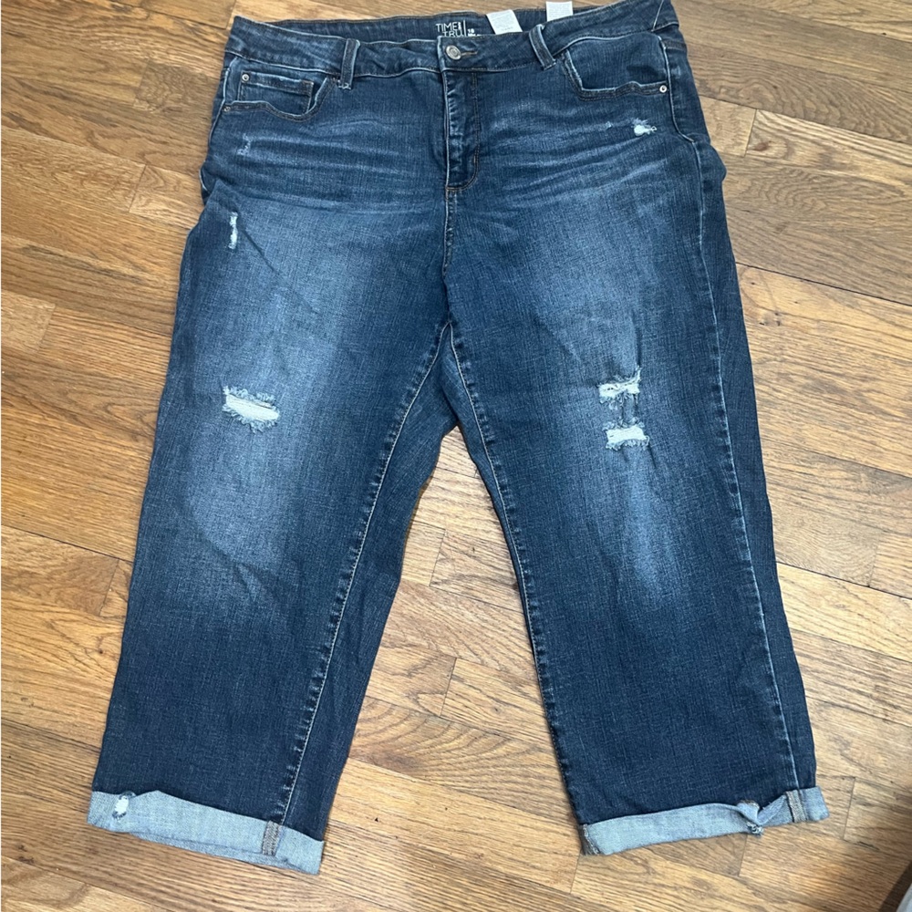 Women’s Time & Tru Capris